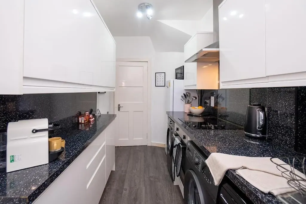 Boutique West-End Living With Bicocca Stays Aberdeen Lejlighed